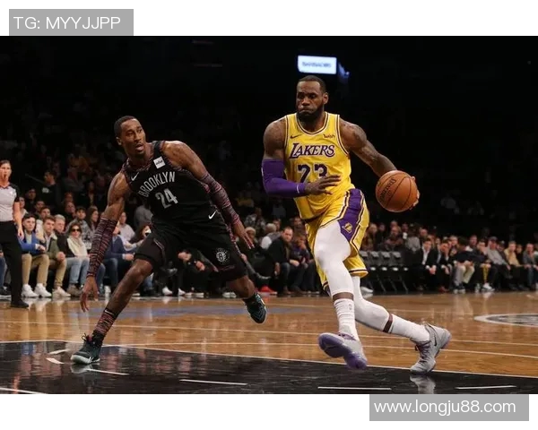 湖人与篮网激战回顾比赛数据分析与球员表现总结