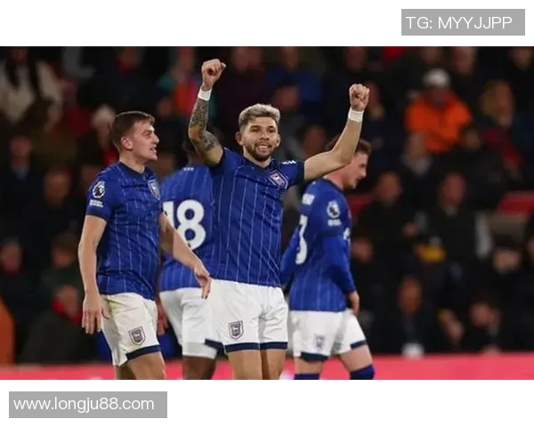 狼队迎战伊普斯维奇力争主场胜利展现强大实力