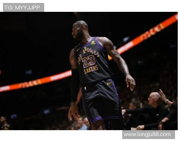 灰熊与猛龙激战正酣NBA最新战况回顾与精彩瞬间分析