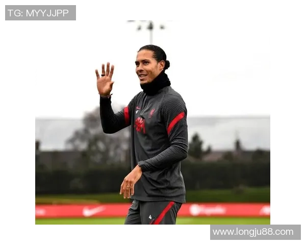 范戴克的足球传奇之路：从青涩少年到世界顶级后卫的蜕变与荣耀