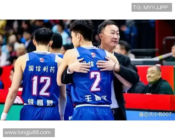 青岛双星与北京首钢激战正酣谁能在CBA赛场上笑到最后