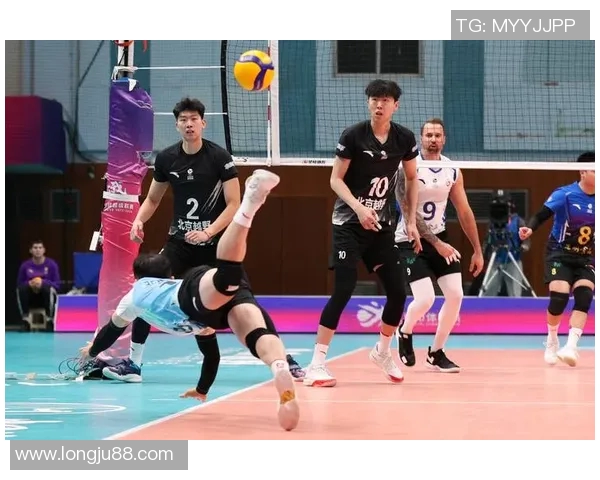 排球战术解析：深入探讨北京排球队的进攻策略与技巧